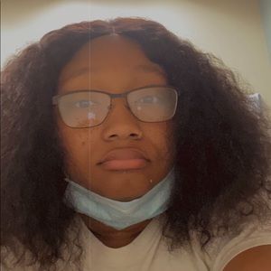 Meet your Posher, Ari